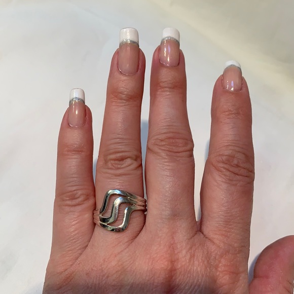 925 Sterling Silver Ring - Picture 3 of 4